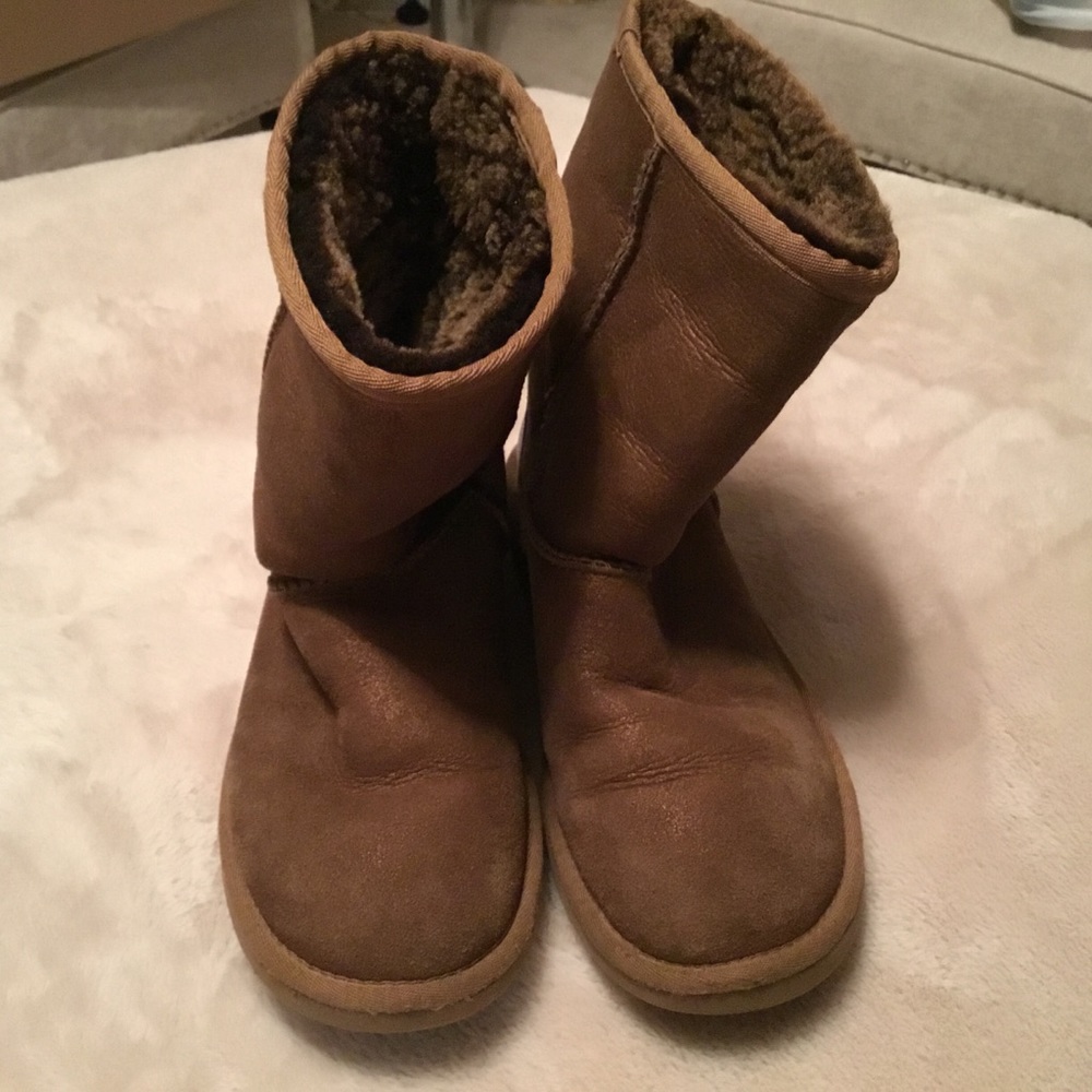 UGG Classic Short Metallic 5842 Chestnut Boot with Shimmer - Size 5